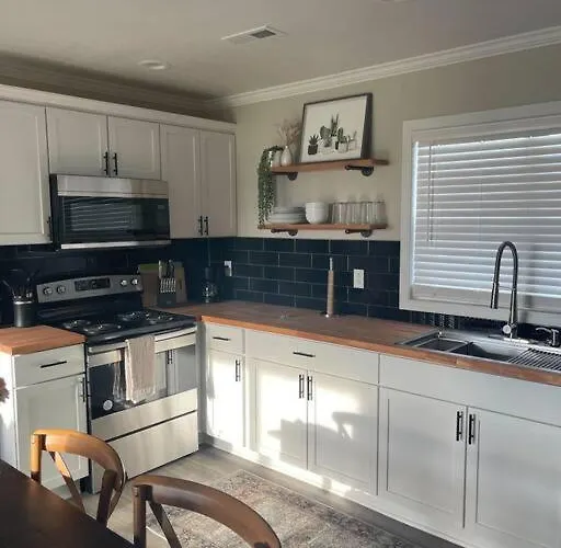 Piper'S Place - 2 Bedroom House In Dt Hamilton