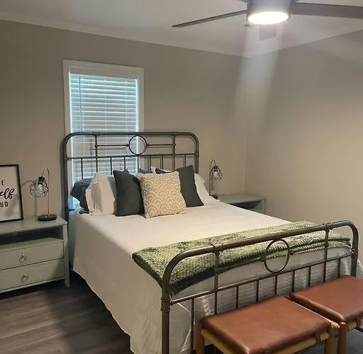 Piper'S Place - 2 Bedroom House In Dt Hamilton