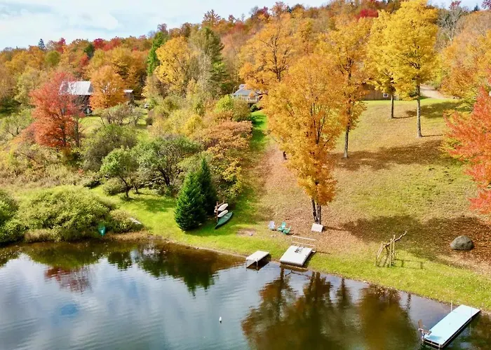 Stunning Lake Front! Modern+Chic+Cosy Pet Friendly