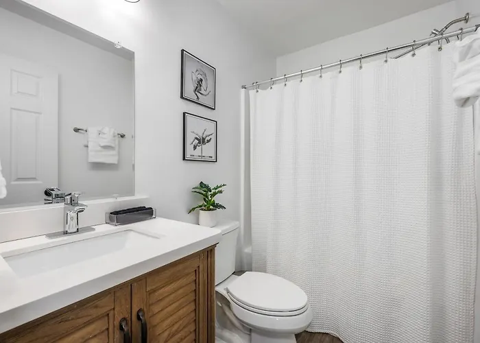 Dtgem-Selfcheckin-Rainshower-300M-Parking-Walkable