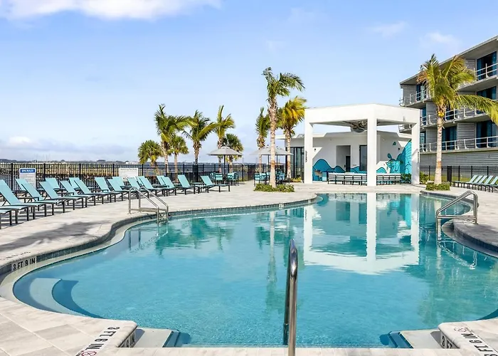 Harbor Island Beach Club, Homes By Villatel