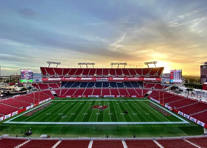 Tropical Casita In Tampa Near Airport And Raymond James Stadium