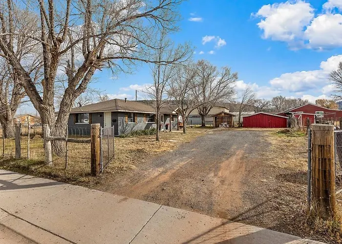 Grand Canyon Ranch Home - Western History - Big City Lot - Ac!