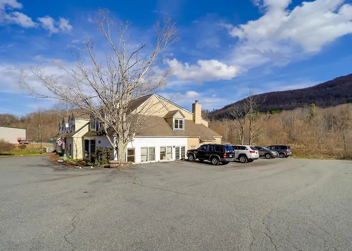 Mtn-View Condo W/ Lookout Deck In Banner Elk!