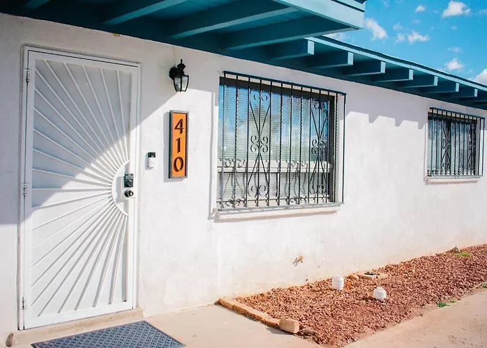 Casa Charleston-3Br-2Bath-Private Hot Tub-Pet Friendly-No Pet Fees!