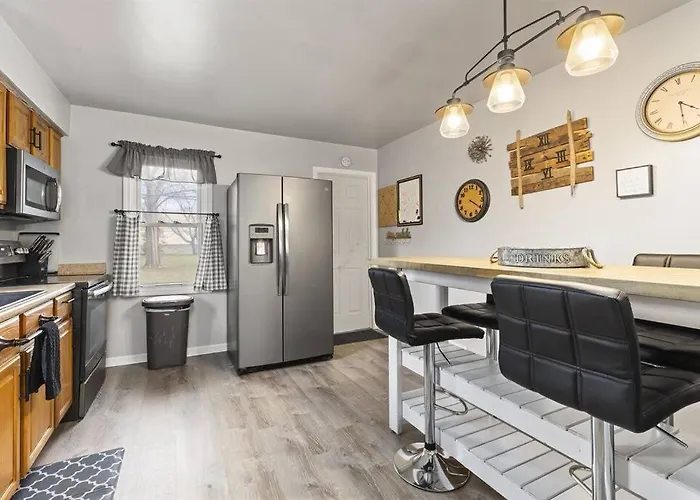 Great Location! Cozy Home With Huge Backyard