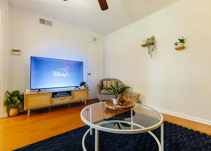 Centrally Located 2Br Overton Square Unit 2 Fast Wifi Free Parking Yes Pets