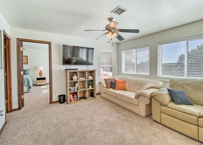 Patio, Grill & Fire Pit: Show Low Escape!