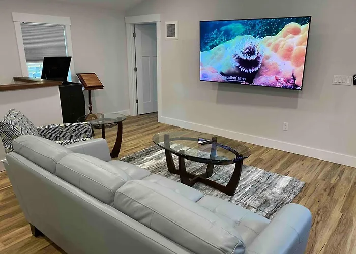 Bright Modern 2Br 2Ba With Balcony - King Bed-Fast Wi-Fi 75 Inch Oled Tv