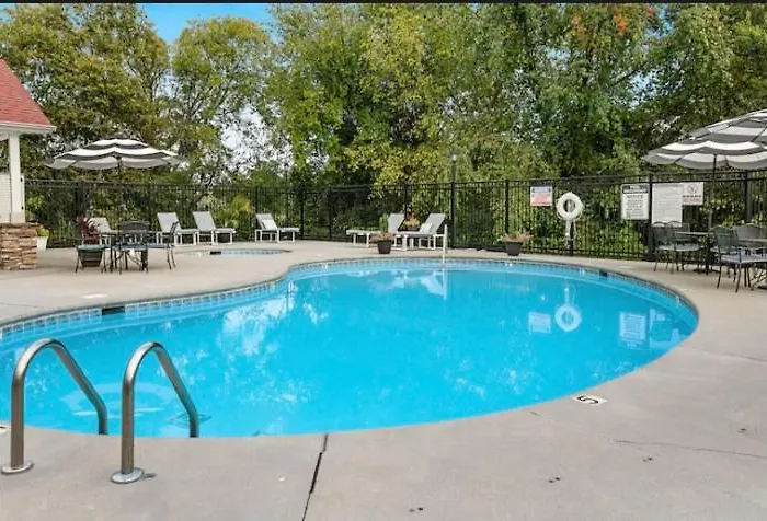 Bandit'S Riverfront Retreat - Mountain View- Condo-Fishing-Balcony-Fireplace-Great Location!
