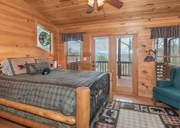Red Apple Mountaintop Cabin Hot Tub, Wifi, Pet Friendly, Fireplace, Pit, Best Views