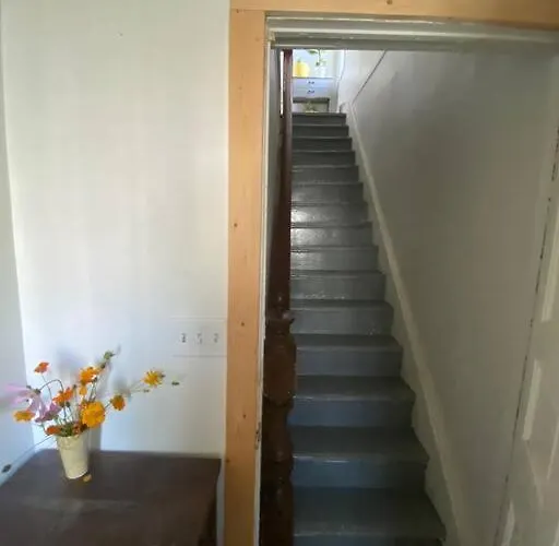 Bright Apt W Additional Room
