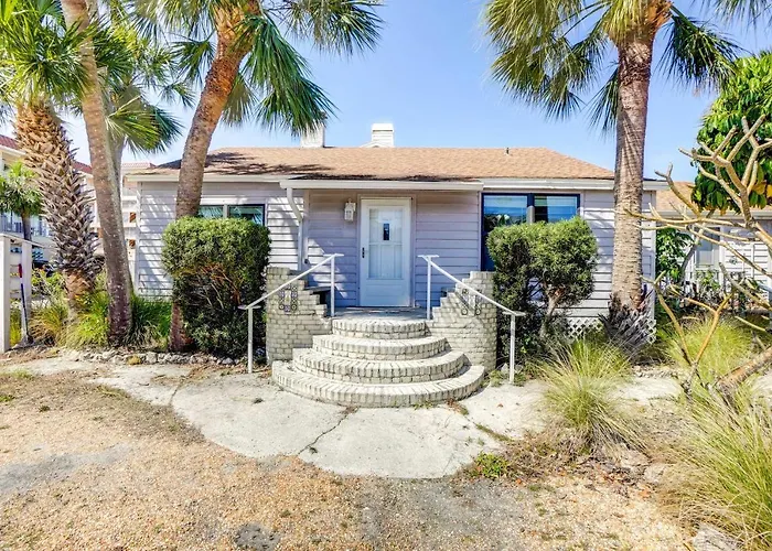 Indian Rocks Beach Cottage, Walk To Beach!