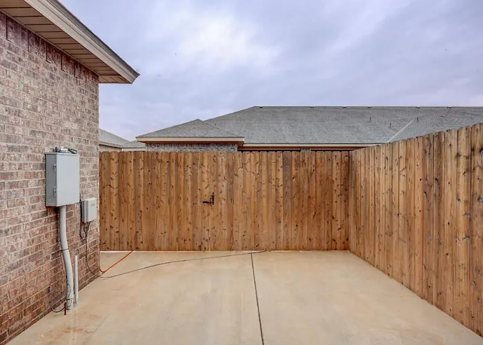 Luxury Lubbock Home Retreat Near Texas Tech