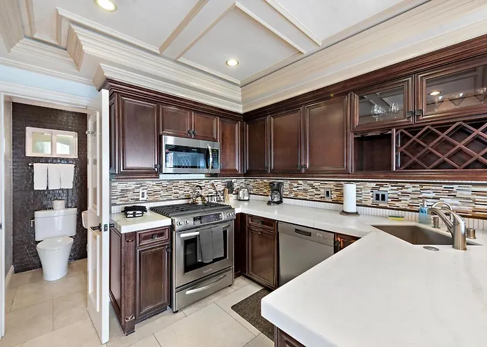 Ocean View Villa, Walk To Main Beach, Easy Beach Access
