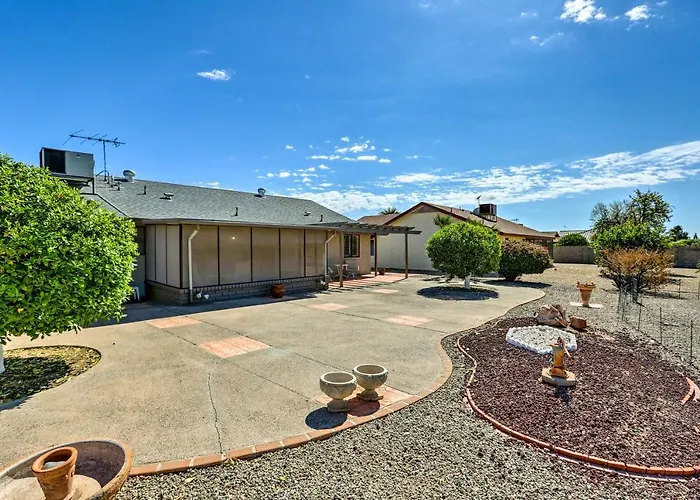 < 1 Mi To Golf: Home W/ Screened Porch In Sun City