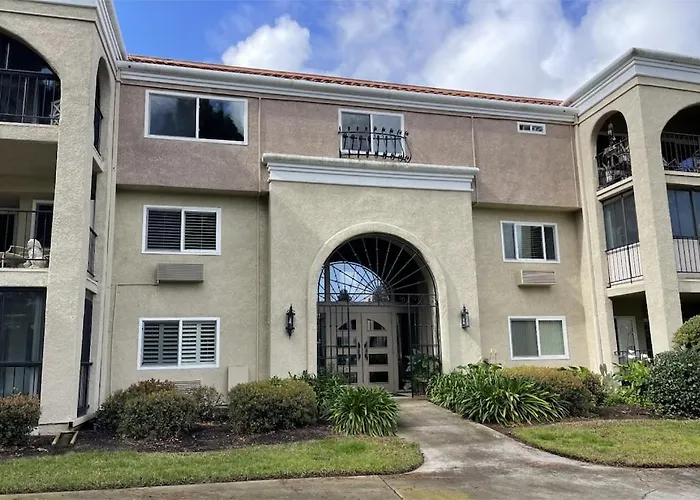 Monthly Only, Quite Condo In The 55 Community,10 Min To Laguna Beach