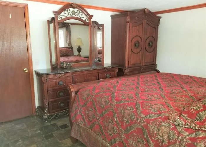Your Comfy Home In Colorado Springs
