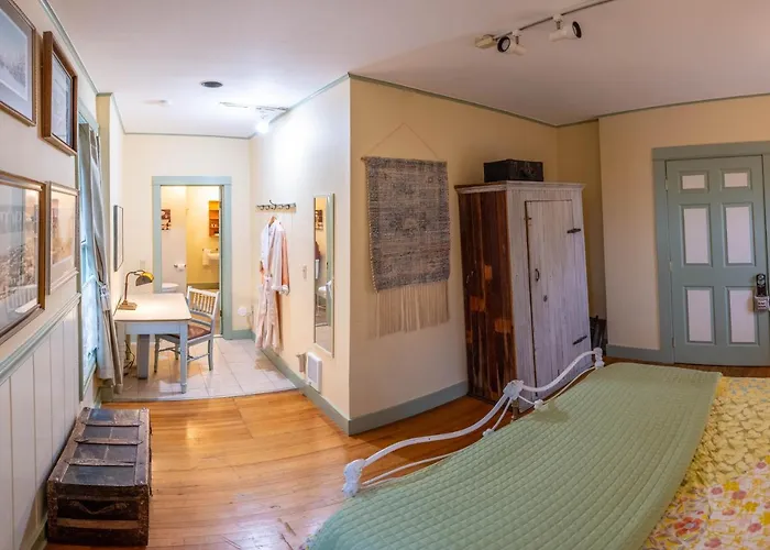 Clementine'S Guest House & Vacation Rentals