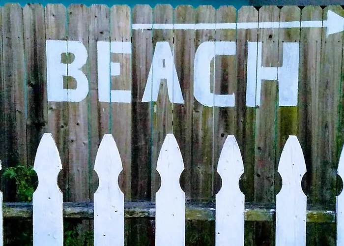 Tropical Retreat Close To Beach