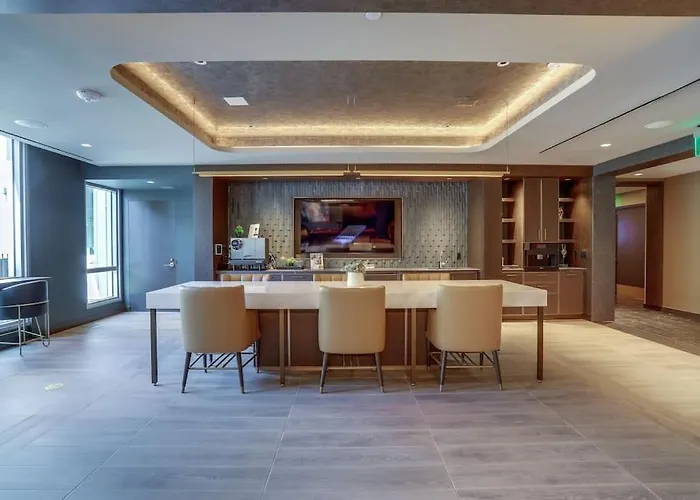 Gorgeous 1 Bedroom At Clarendon With Gym And Rooftop