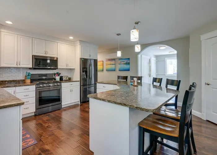 Stunning Wells Home W/ Fire Pit & Porch!
