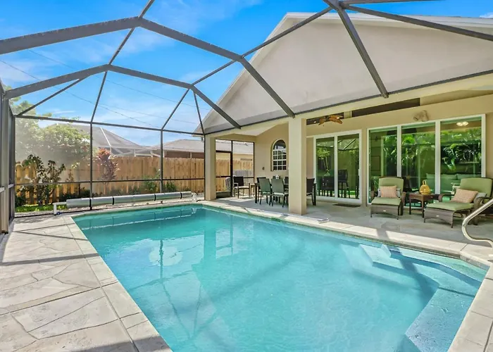 Cozy Beach House - 5 Minutes From Vanderbilt Beach