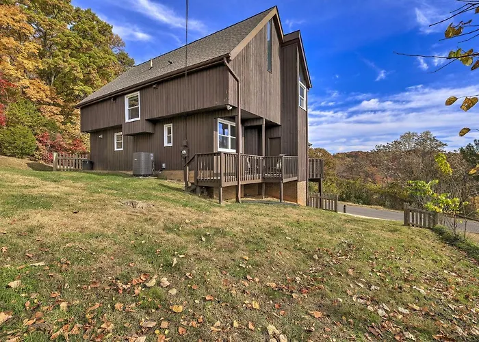 Deck & Mtn Views: 'Fain Chalet' In Kingsport