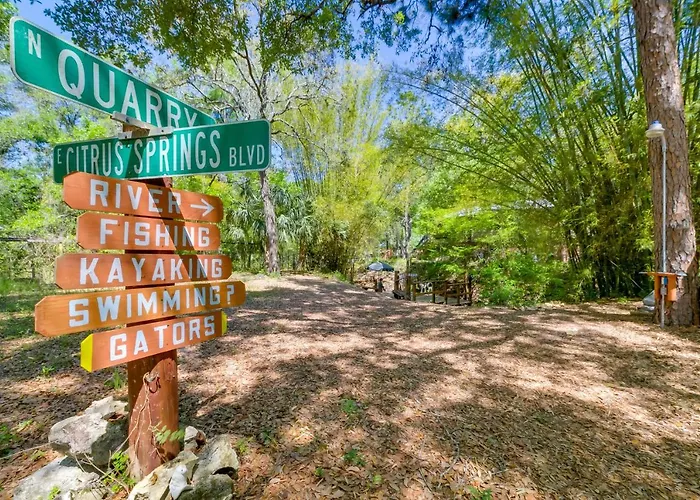 Fire Pit & Boat Dock: Peaceful Dunnellon Cabin!