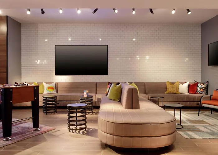 Moxy Richmond Downtown