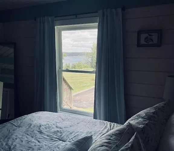 Chalet With A Private Beach In Acadia National Park