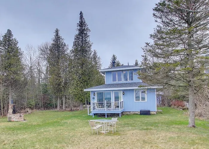 Serene Lakefront Baileys Harbor Home W/ Deck!