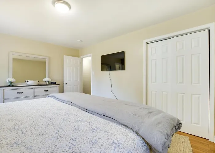 Sunny Family Home, 3 Mi To High Point Market!