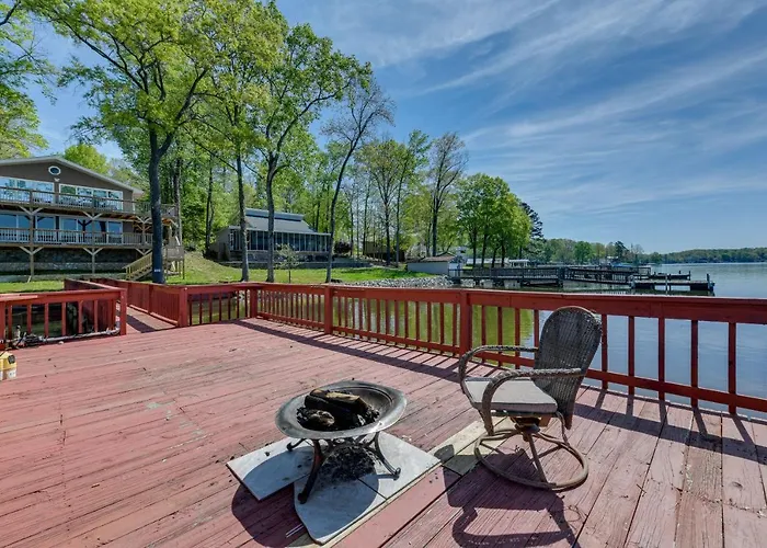 Pet-Friendly Lexington Vacation Rental On Lake!