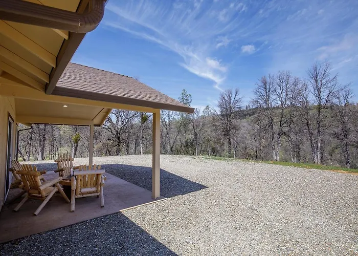 Bear Paw Cabin Near Yosemite