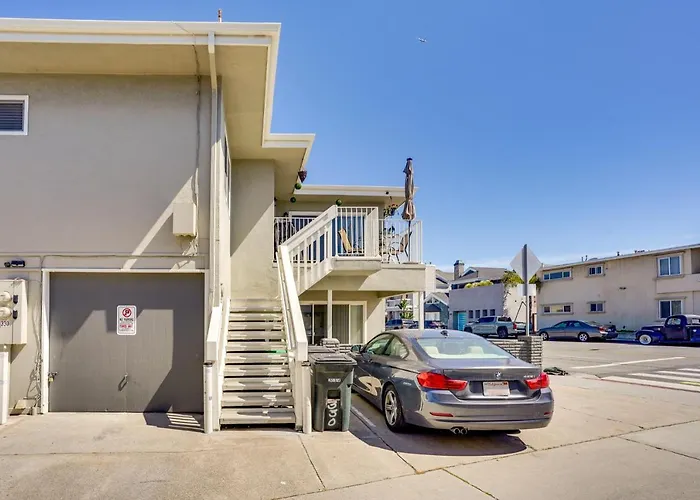 Newport Beach Vacation Rental: Steps To Shore!