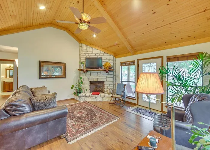 Dog-Friendly Wills Point Home W/ Grill On 10 Acres