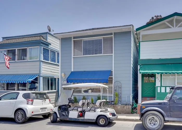 Catalina Island Duplex - Steps To Beach & Pier!