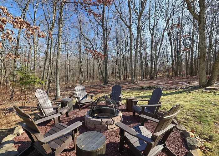 Stunning Poconos Villa- Hot Tub, Pool, Game Room, Bbq & More