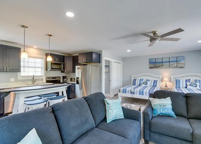 1 Mi To Beach & Pier! Chic Ocean Isle Studio