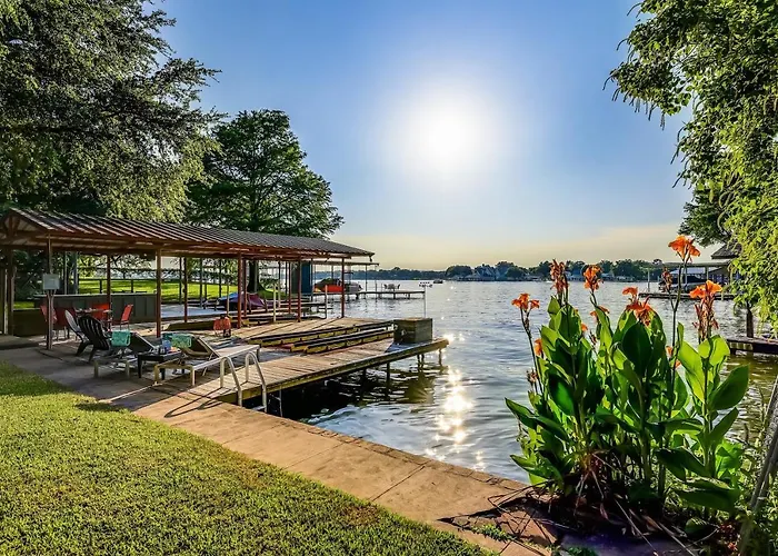 The Shorewood Lakeside Oasis, Pet-Friendly Getaway