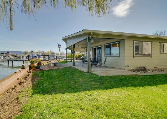 Waterfront Lakeport Rental Home W/ Private Dock!