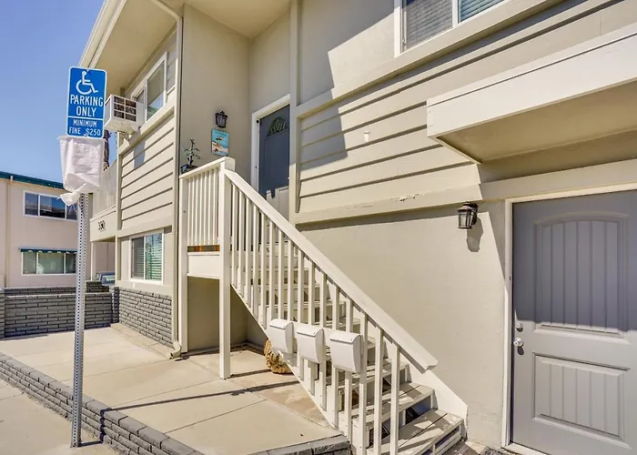 Newport Beach Vacation Rental: Steps To Shore!