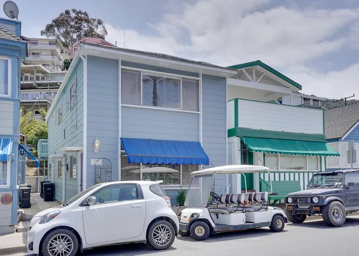 Catalina Island Duplex - Steps To Beach & Pier!