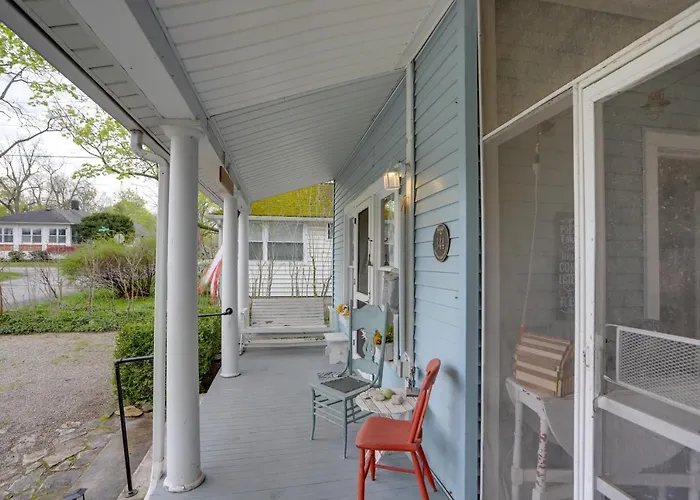 Spacious Lakeside Cottage - 2 Miles To Marblehead!