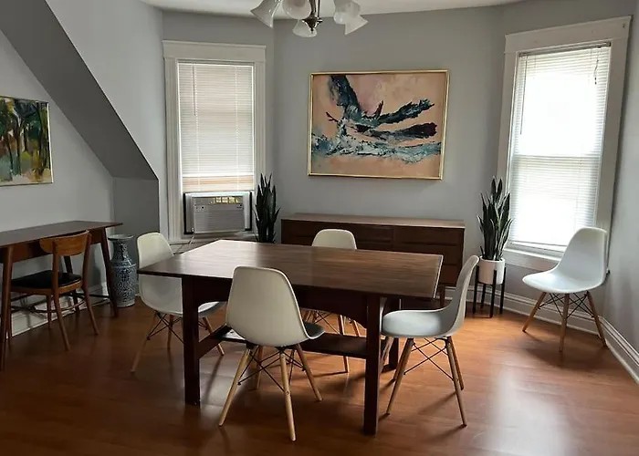 Bright, Big Family Escape, W/Parking, Dogs Welcome