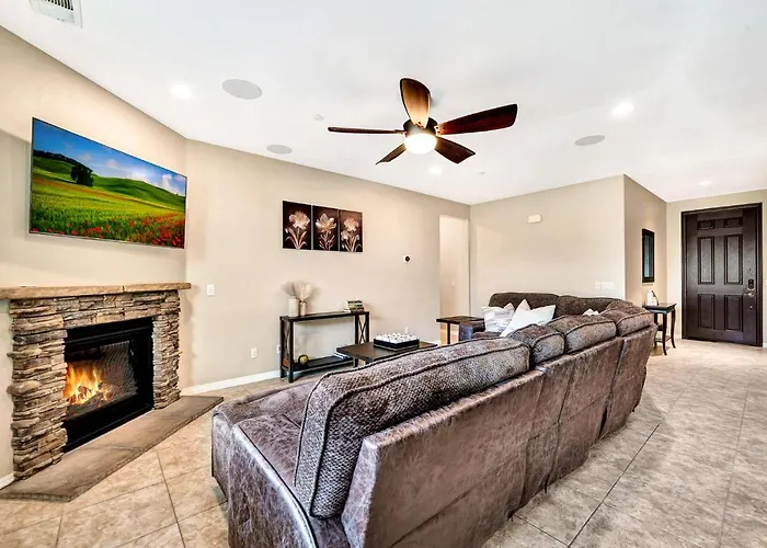 Indiostay 5Min To Stagecoach Fest -Private Pool, Water Slide, Waterfall, Jacuzzi, Fire Pit