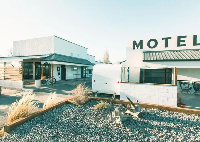 Mellow Moon Lodge