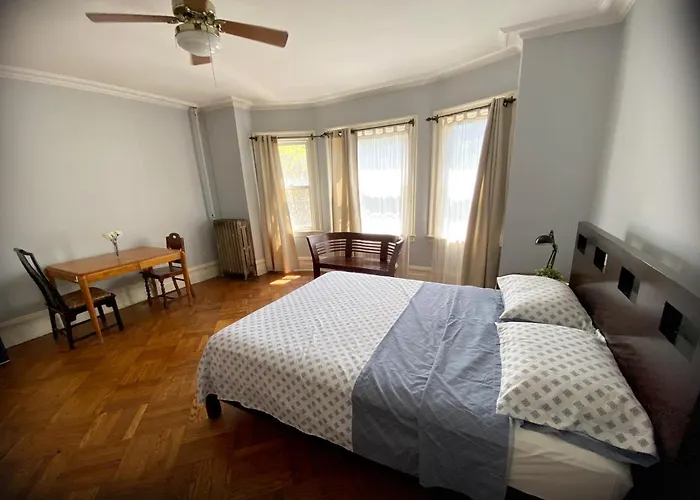 Spacious Bedroom In A Brooklyn House Shared With Host