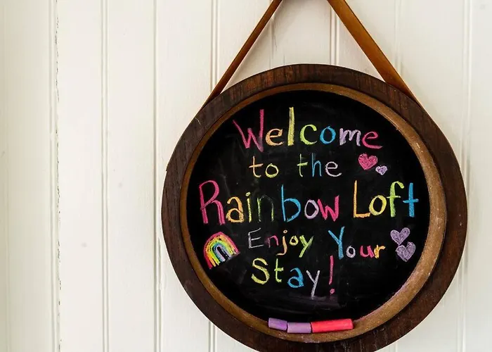 Somewhere Over The Rainbow Loft With Ac Hilo